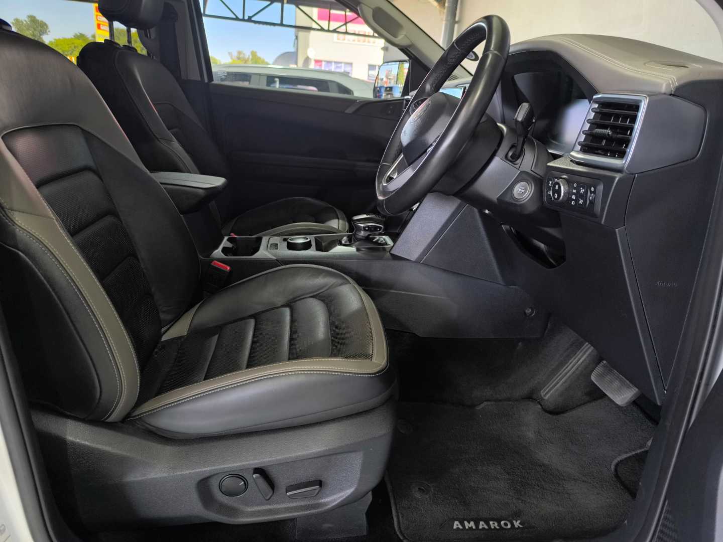 dff381b1-8a00-436a-8832-851ab7e57036